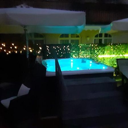 Hotel Aurora Vallarsa エクステリア 写真