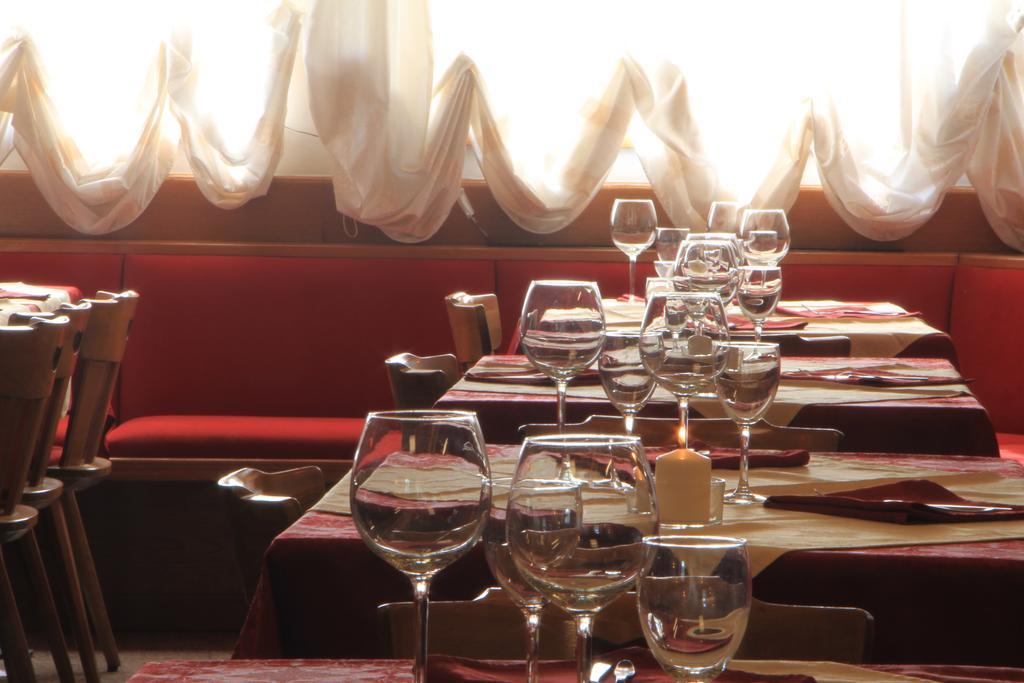 Hotel Aurora Vallarsa エクステリア 写真