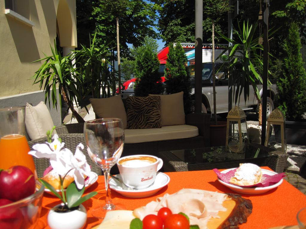 Hotel Aurora Vallarsa エクステリア 写真